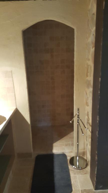 Le Donjon Des Combes Et Son Spa Fayence Kamer foto