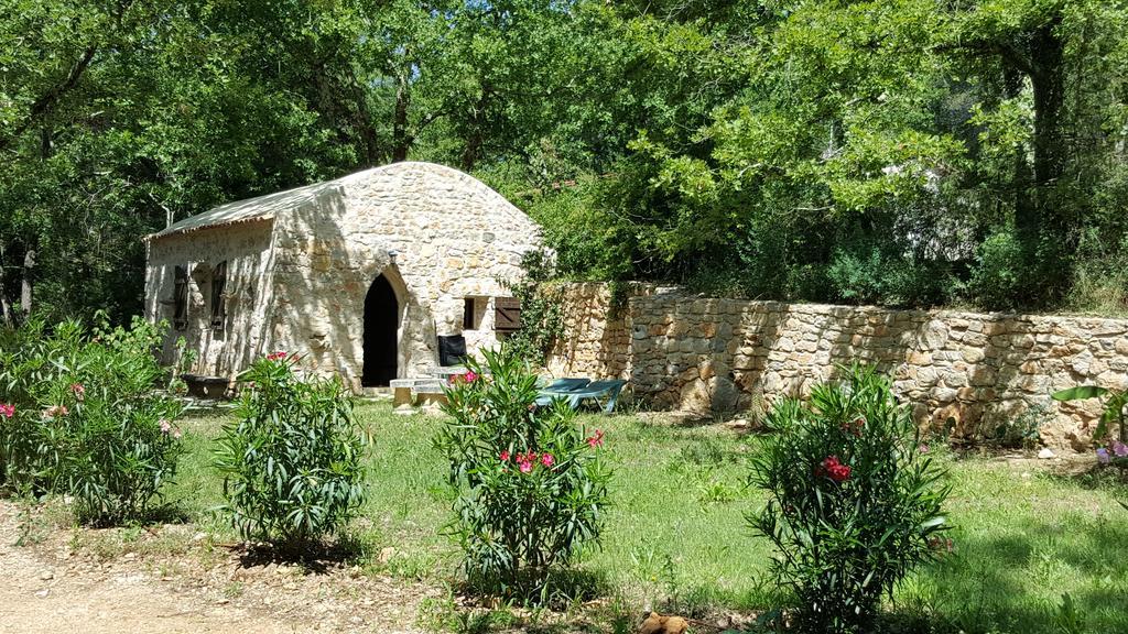 Le Donjon Des Combes Et Son Spa Fayence Buitenkant foto