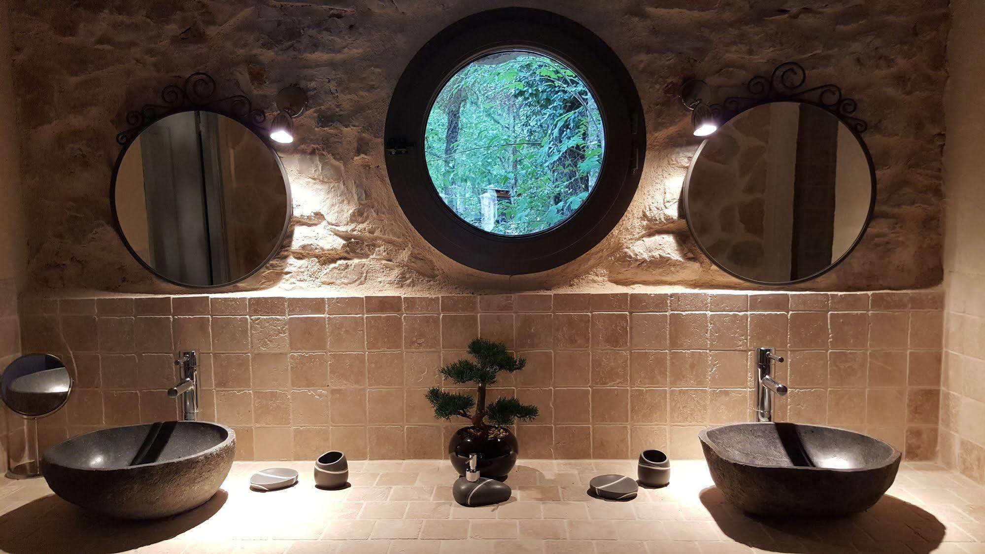 Le Donjon Des Combes Et Son Spa Fayence Buitenkant foto
