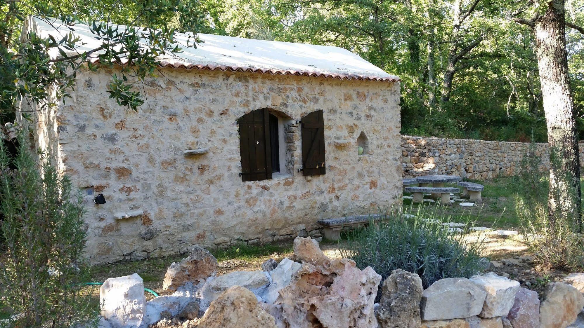 Le Donjon Des Combes Et Son Spa Fayence Buitenkant foto