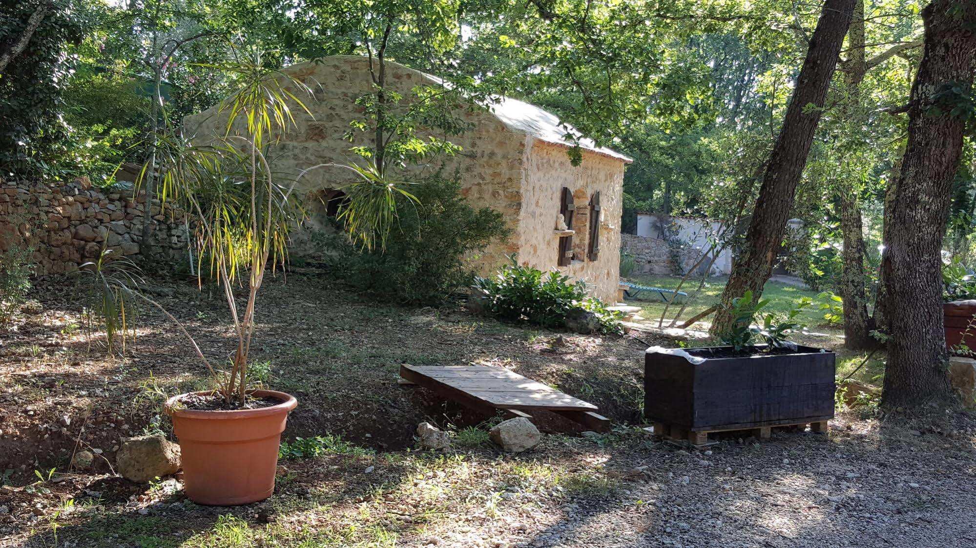 Le Donjon Des Combes Et Son Spa Fayence Buitenkant foto